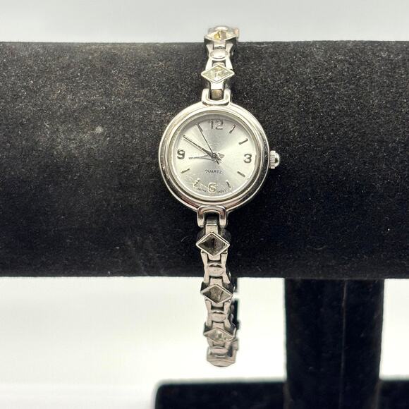 Y2K Crystal Quartz Watch - Picture 2 of 5
